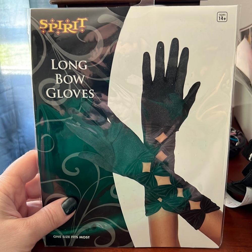 New in package black bow gloves